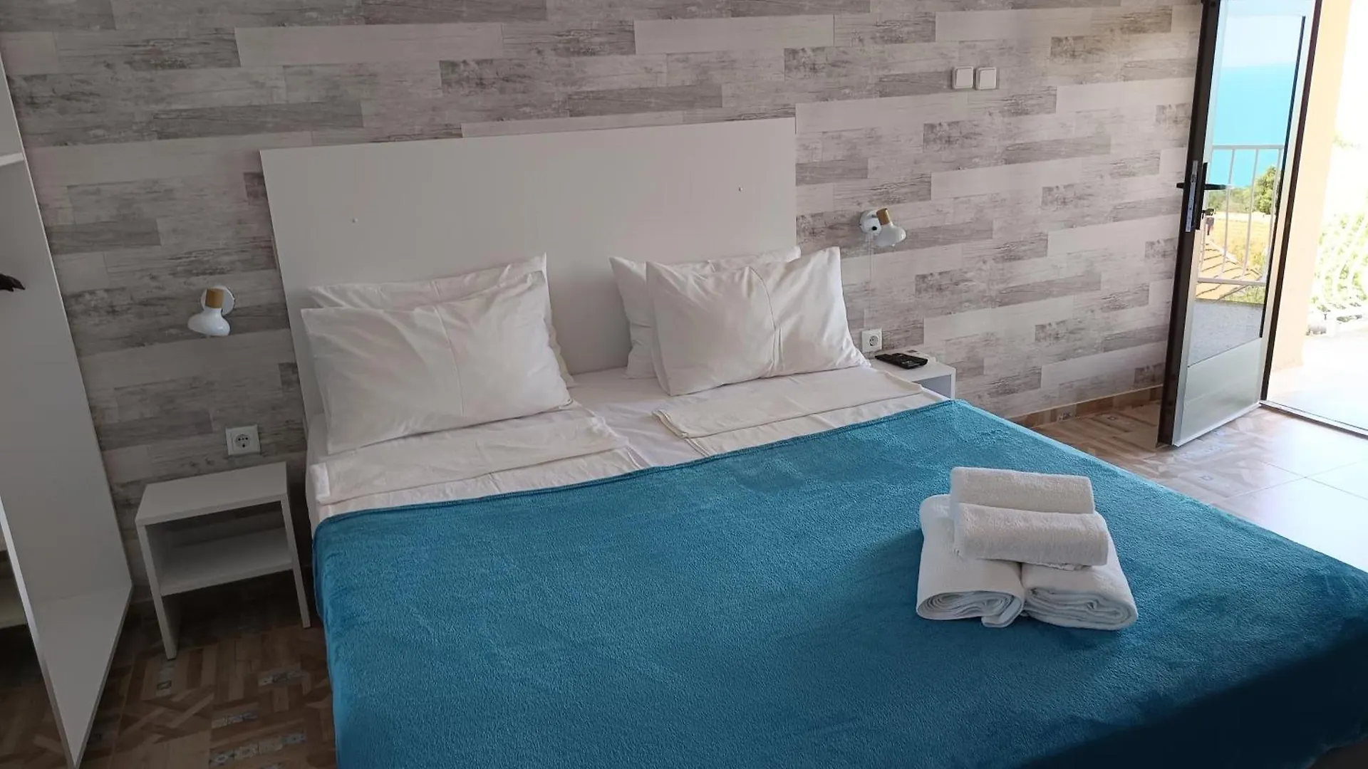 Simada Blue Guesthouse Aranyhomok Vendégház