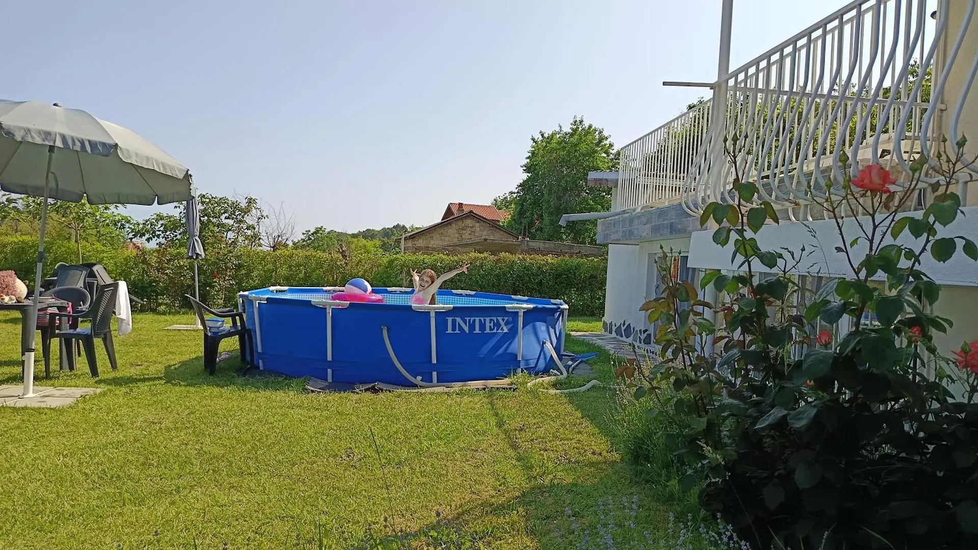 Simada Blue Guesthouse Aranyhomok Vendégház