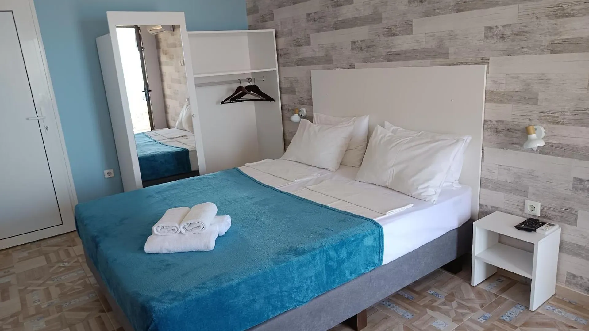 Simada Blue Guesthouse Aranyhomok Vendégház